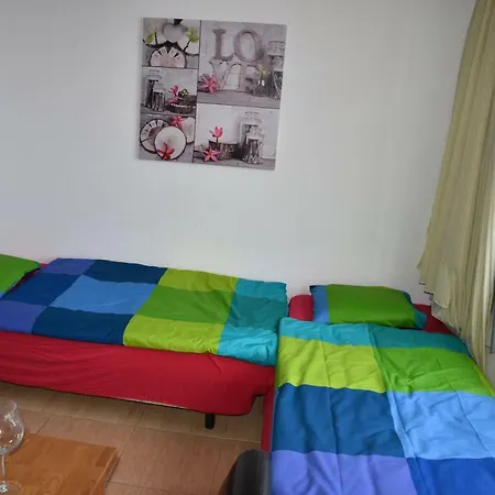 Lägenhet Jacaranda Close To The Beach, Sea-view, Pool, Wifi, Sat-tv